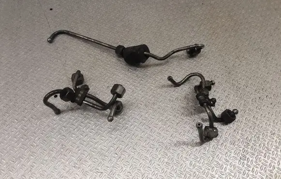 BMW 3 E46 Fuel injector supply line/pipe 