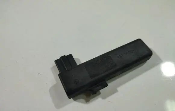 Volkswagen Touareg I Antenna control unit 3d0909141E