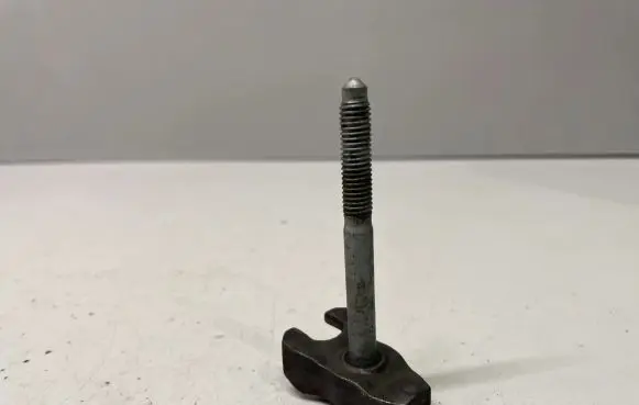 Peugeot 4007 Fuel Injector clamp holder