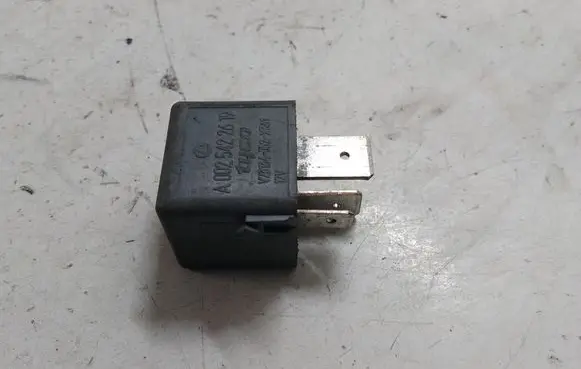 Mercedes-Benz Vito Viano W638 Other relay A0025422619
