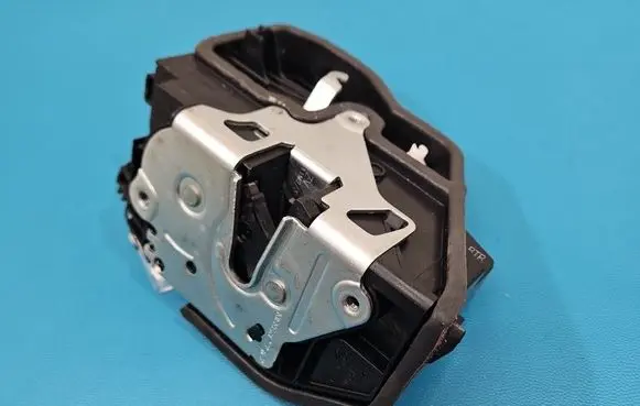 BMW 5 F10 F11 Front door lock 7229458 IMPRK1613376