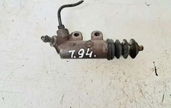 Toyota Corolla Verso AR10 Clutch slave cylinder 