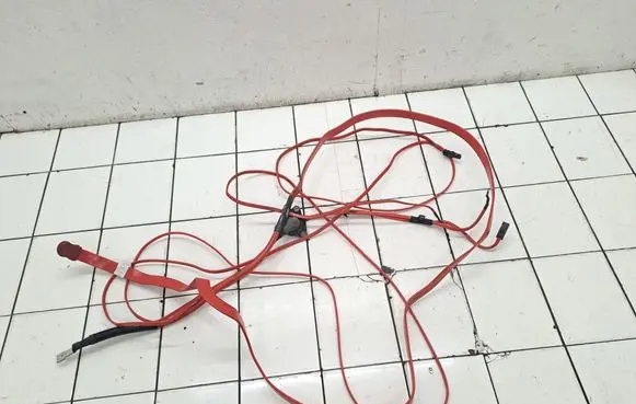 Positive cable (battery)