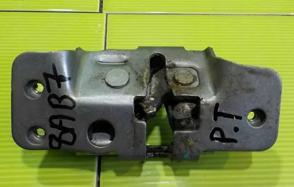 Chrysler Grand Voyager V Front door lock 8AB7