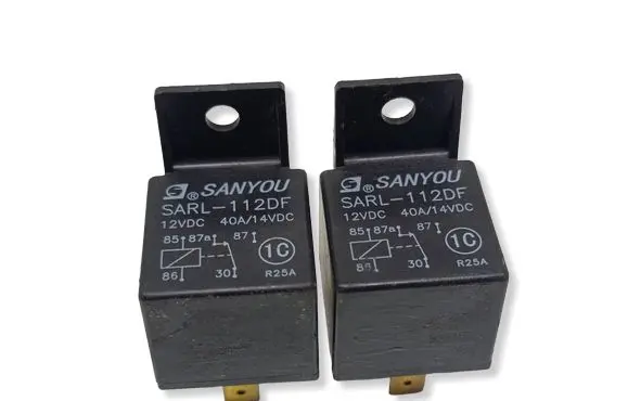 Volkswagen PASSAT B5.5 Other relay 