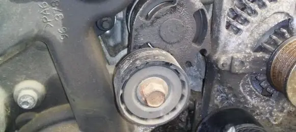 Citroen C3 Generator/alternator belt tensioner