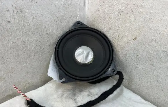 BMW 5 F10 F11 Parcel shelf speaker 9368383