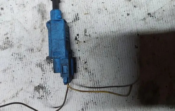Clutch pedal sensor