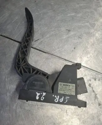 Mercedes-Benz Sprinter W901 W902 W903 W904 Accelerator throttle pedal A9013000404 088405747 0281002335