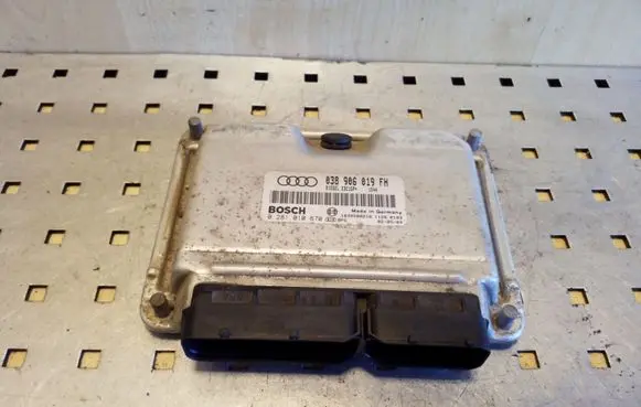 Audi A3 S3 8L Engine control unit/module 038906019FH 0281010670