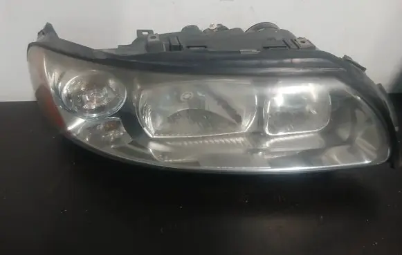 Volvo S60 Headlight/headlamp 30698826 89900256 P2004S60