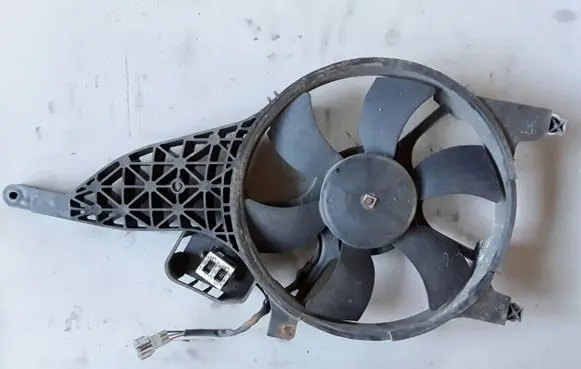 Citroen C-Crosser Radiator cooling fan shroud 92120EB400