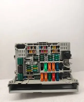 BMW 3 E90 E91 Fuse box set 6906621 90101792