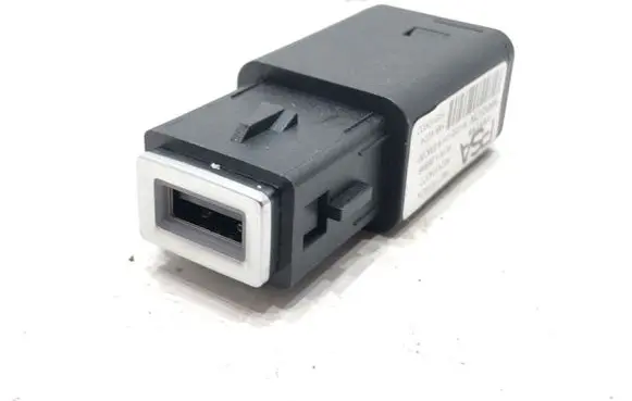 Citroen C4 III e-C4 USB socket connector 98217039DX