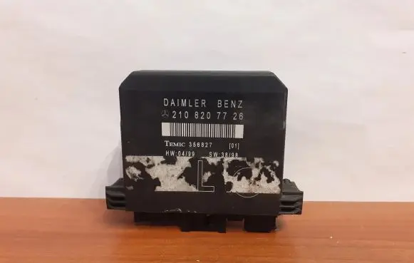 Mercedes-Benz E W210 Door control unit/module 8345 2108207726