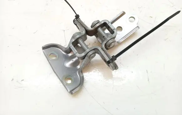 Hyundai i30 Rear door upper hinge