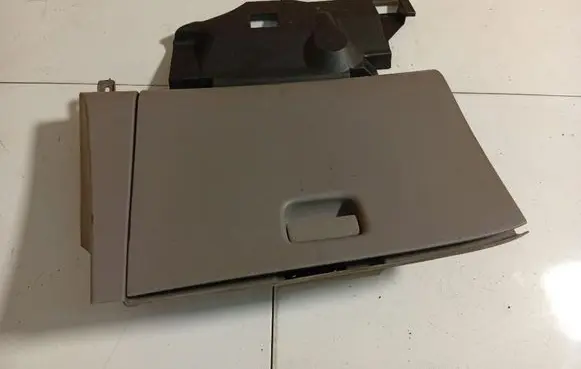 Nissan Almera Tino Glove box 68108BU200