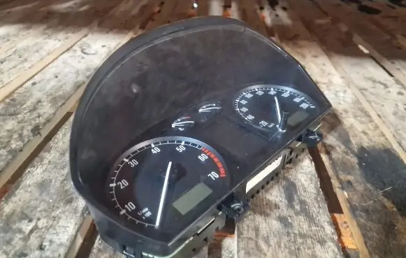 Skoda Fabia Mk1 (6Y) Speedometer (instrument cluster)