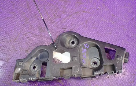 Dacia Sandero Front bumper mounting bracket 850446547R