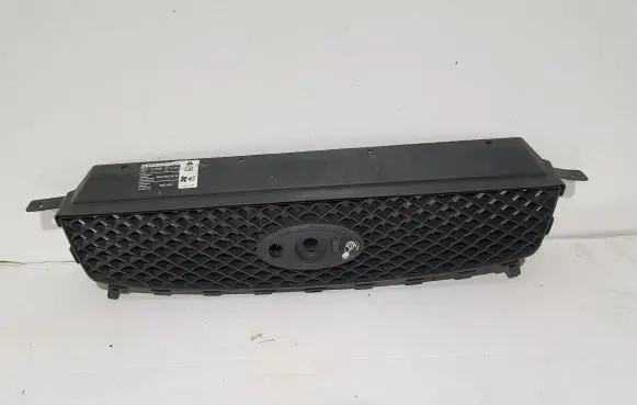 Ford C-MAX I Front bumper upper radiator grill 3M51R8138