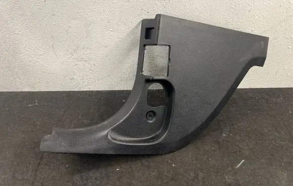 BMW 3 E90 E91 Foot area side trim 7066989 07055 11242010