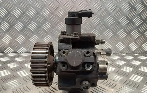 Peugeot 3008 I Fuel injection high pressure pump 0445010102 9683703780 0928400607