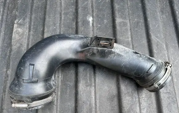 Land Rover Discovery 5 Intercooler hose/pipe FPLA9C619BD 1154325S01