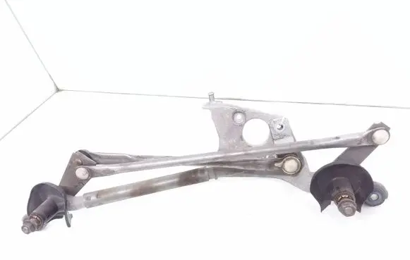 Toyota Yaris Front wiper linkage 