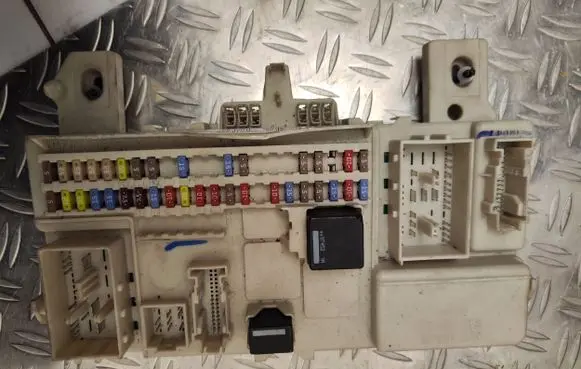 Volvo V50 Fuse module 31254903 519096804 00148224
