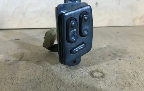 Mazda 626 Electric window control switch