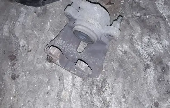 BMW X5 E70 Front brake caliper 6030