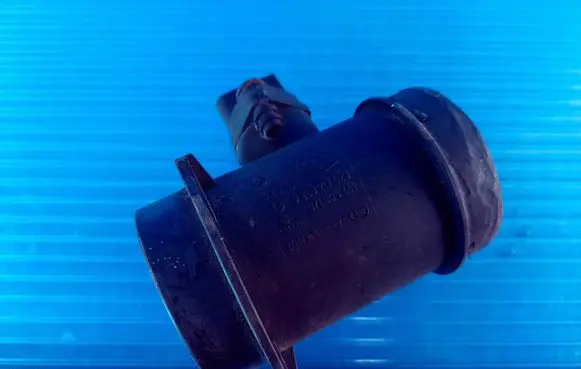 Audi A3 S3 8L Mass air flow meter 071906461