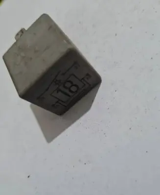 Volkswagen Transporter - Caravelle T4 Other relay 191937503 22204007