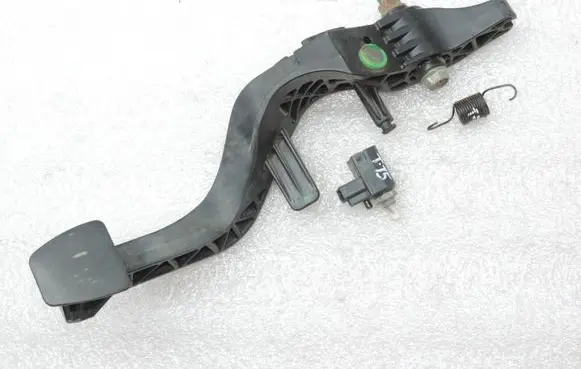 Toyota Yaris Clutch pedal sensor