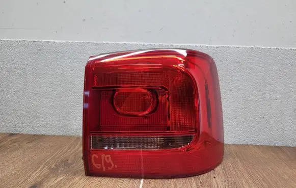 Volkswagen Touran II Rear/tail lights 1T0945096R