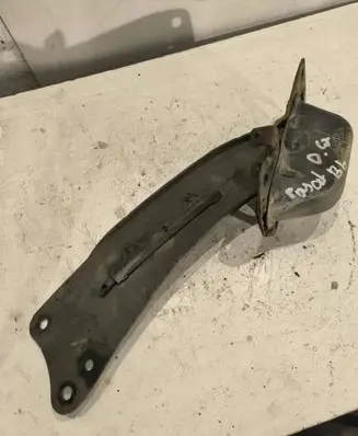 Volkswagen PASSAT B6 Rear suspension control arm 3C0501476A