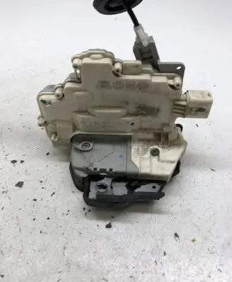 Audi A6 S6 C6 4F Front door lock 4F1837016