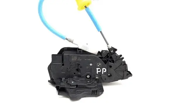 BMW 1 F70 Front door lock 5A160B8