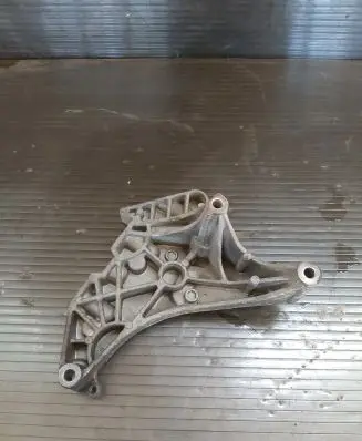 Volkswagen Scirocco Engine mounting bracket 03L199207