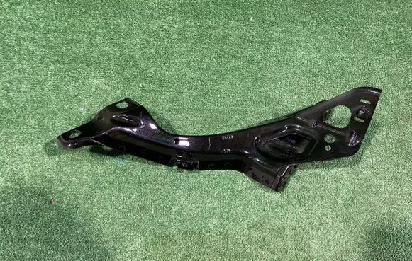 Audi A6 C7 Fender mounting bracket 4G0805815