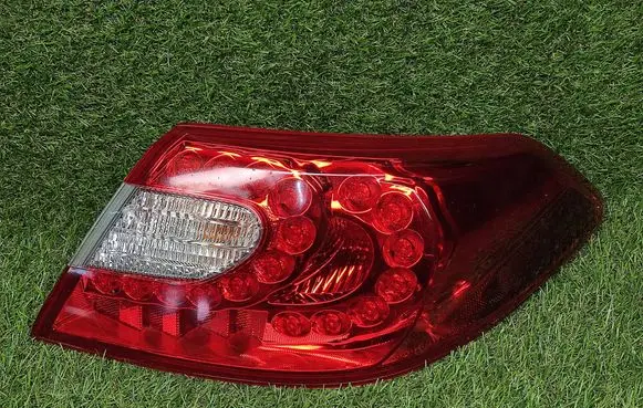 Infiniti M Y51 Rear/tail lights P8641