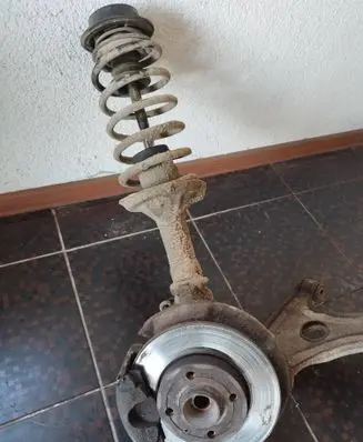 Volkswagen Jetta II Front wheel hub spindle knuckle