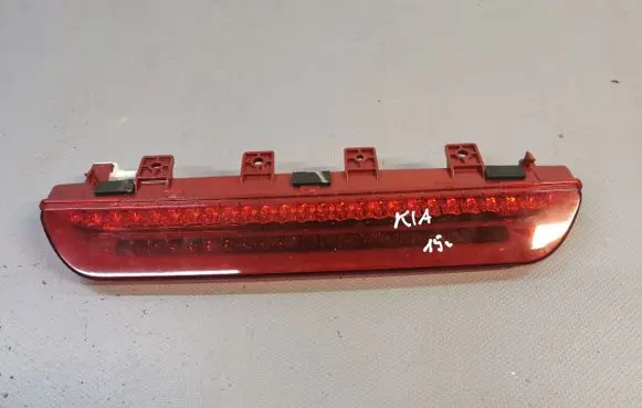 KIA Sportage Third/center stoplight