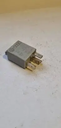 Volkswagen PASSAT B6 Other relay 1K0951253 V23374A6601X004