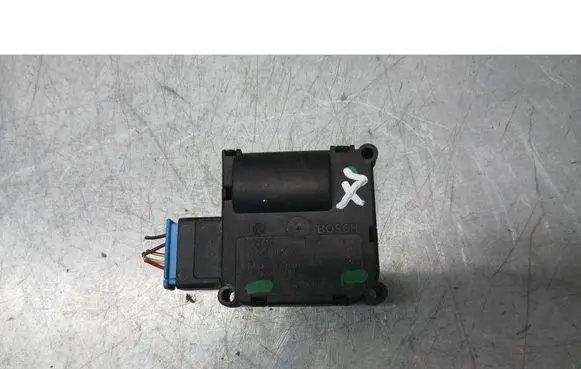 Audi A8 S8 D3 4E Coolant heater control valve 4F0820511B