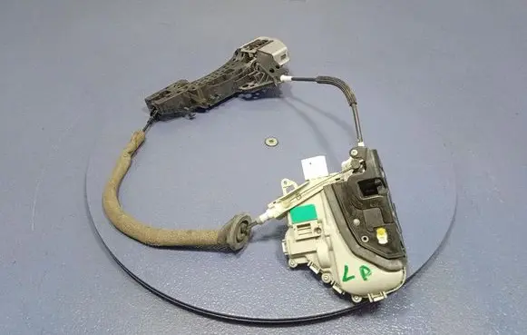 Audi A6 Allroad C7 Front door lock 8J1837015F