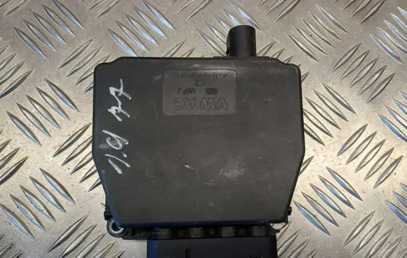Volkswagen Touran I Vacuum valve 3C0906625