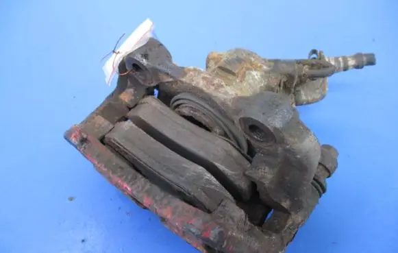 Volkswagen PASSAT B3 Front brake caliper