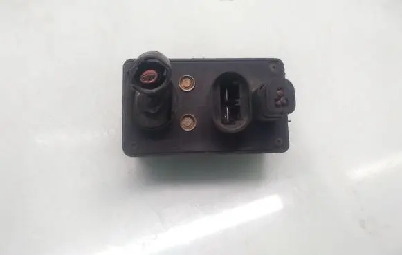 Renault Megane I Glow plug pre-heat relay 7700107794