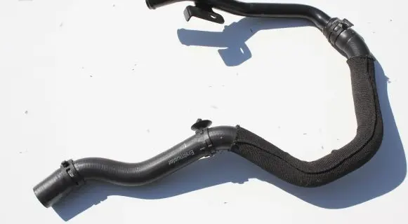 Audi Q7 4L Engine coolant pipe/hose 4L0121049B